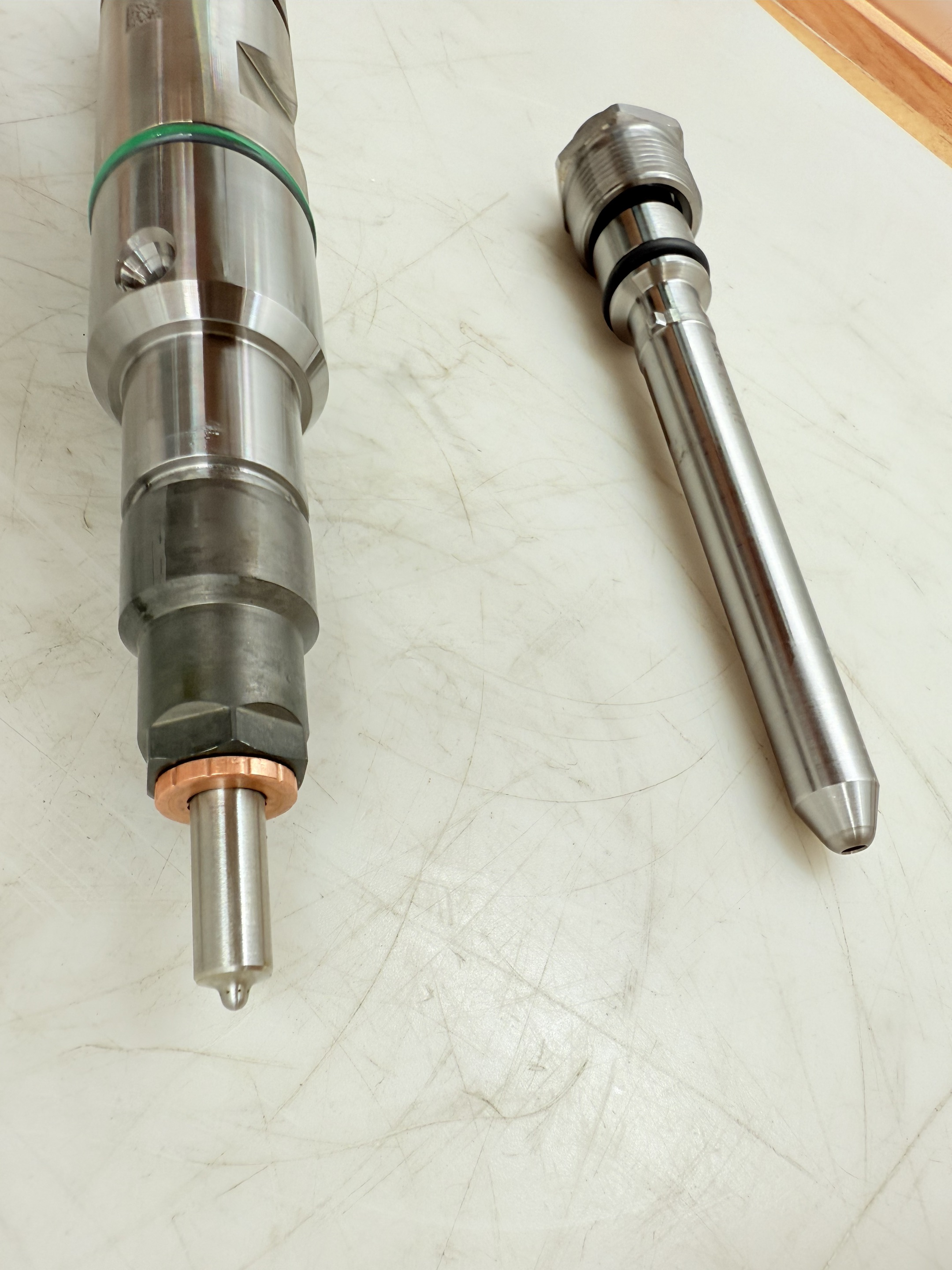 利勃海尔 13743035 喷油器 适用