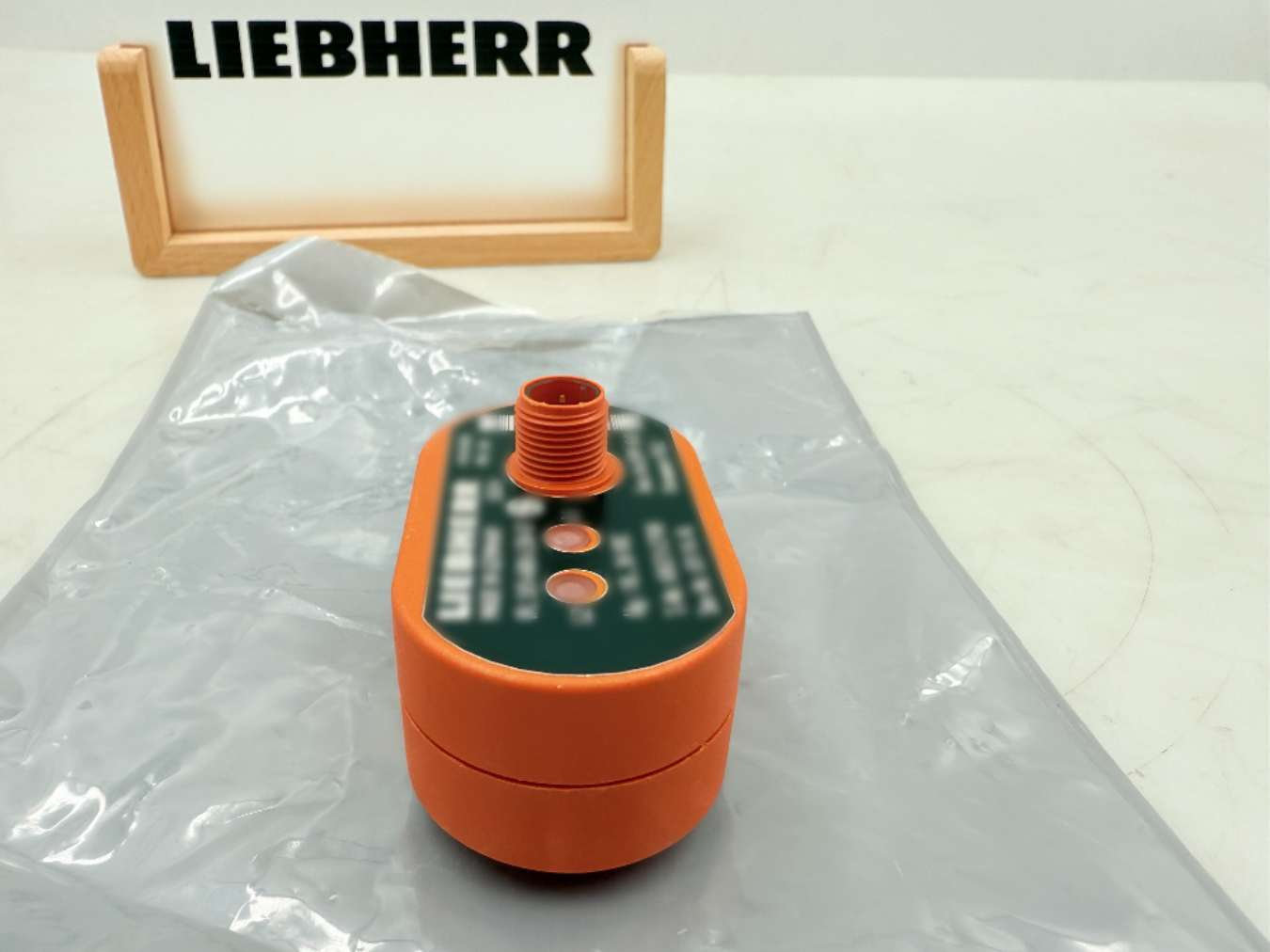 利勃海尔电感式传感器 692312708 LR 1500 1700 1800 11000 的电感式接近开关传感器