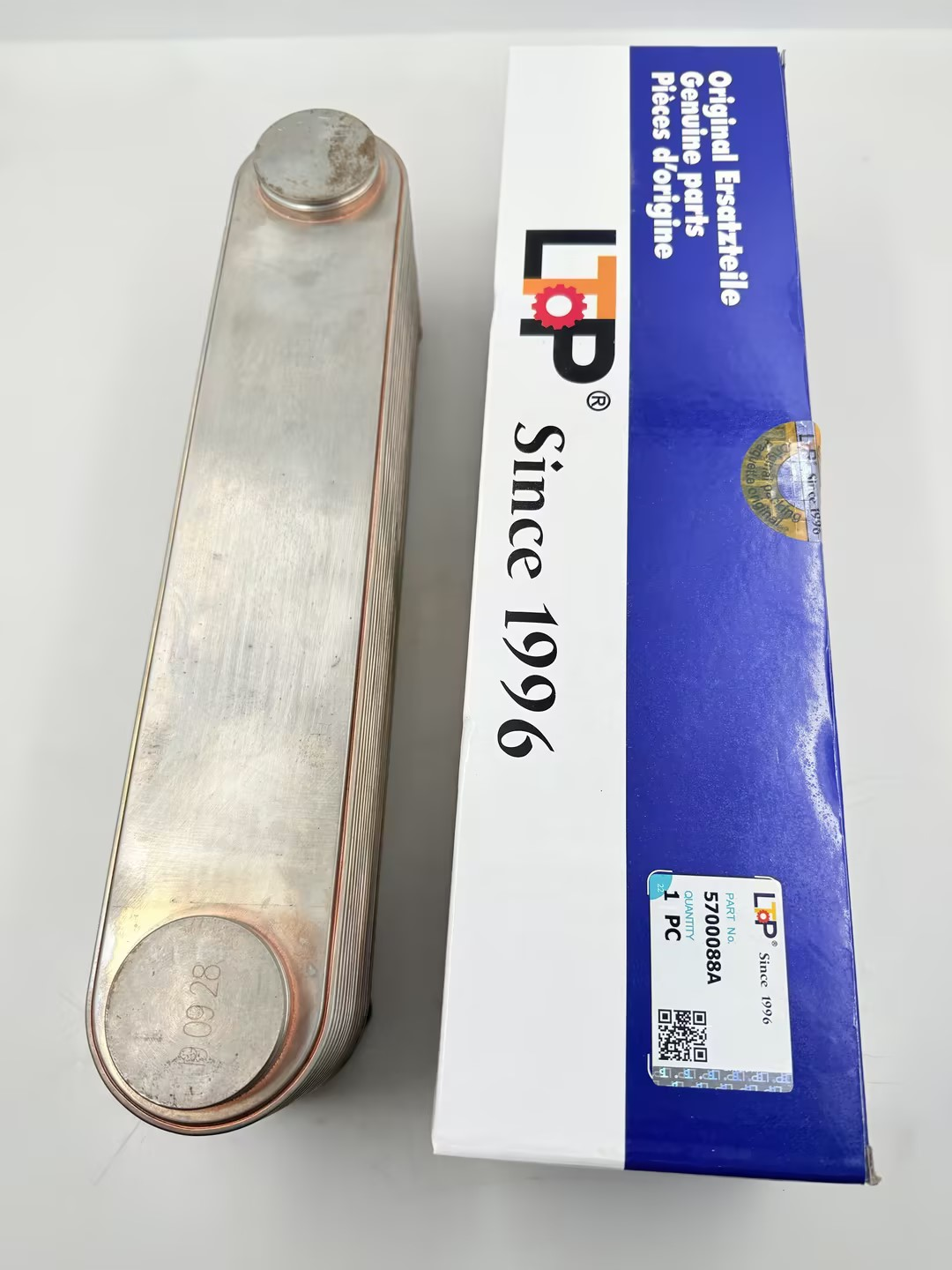 LTP机油散热器芯5700088A适用于liebherr利勃海尔 D9308 D9408 D936 A7 D946 A7