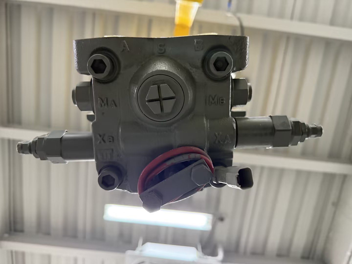 利勃海尔回转马达10122573适用于LIEBHERR 履带式挖掘机R926