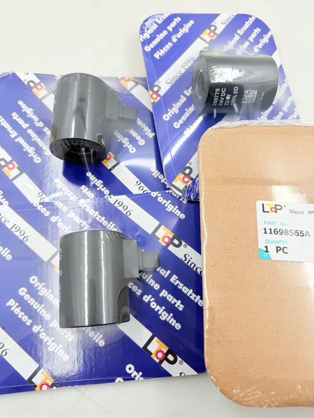 LTP电磁阀线圈11698565A适用于利勃海尔liebherr设备A904 A924 A934 A944 R914 R924 R926 R936 R946 R956 R974B等